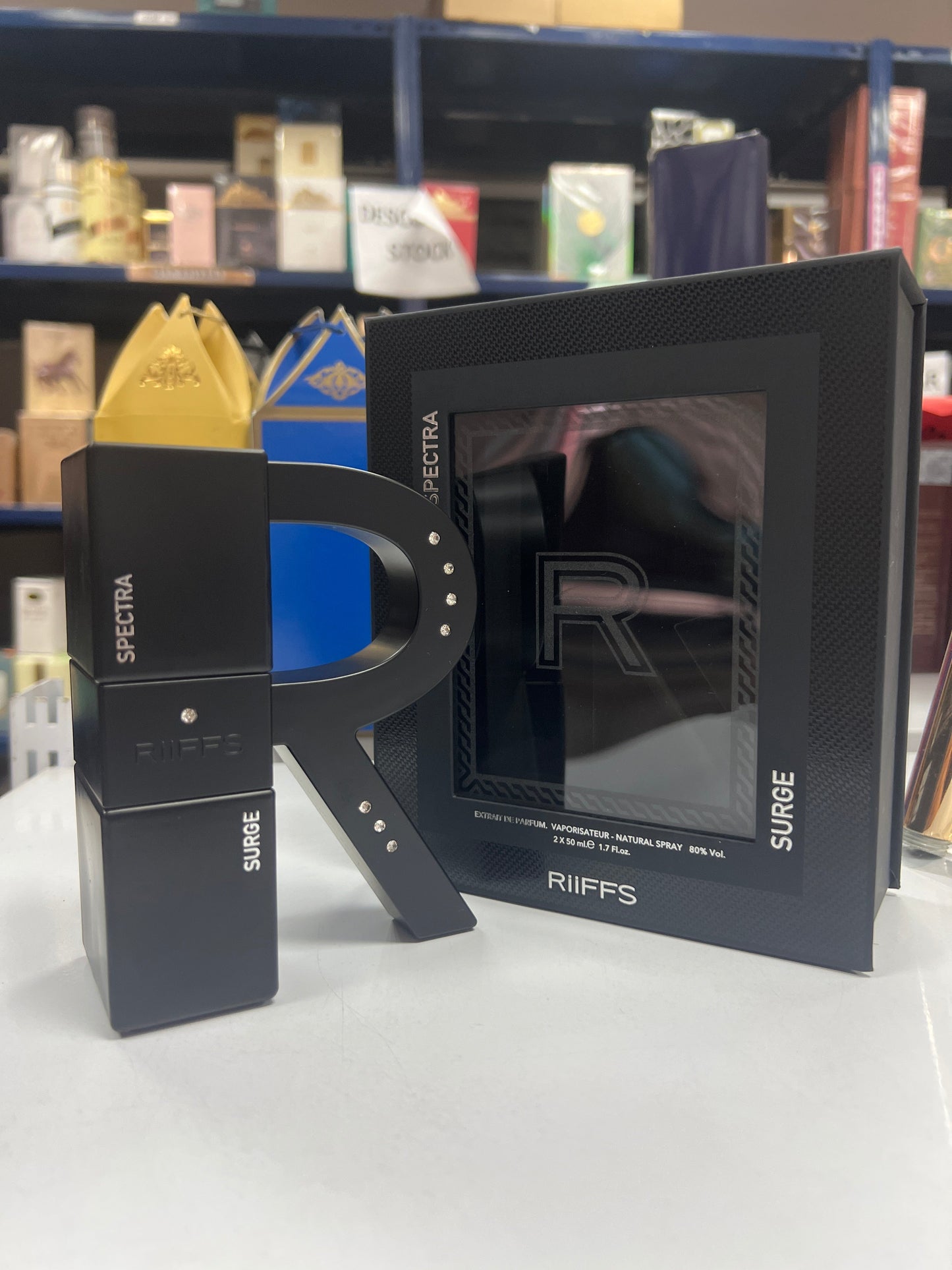 Spectra Surge – Riffs Parfums (100 ml EDP) · Perfume Árabe Unisex Estilo Bleu de Chanel con Toques Amaderados y Cítricos